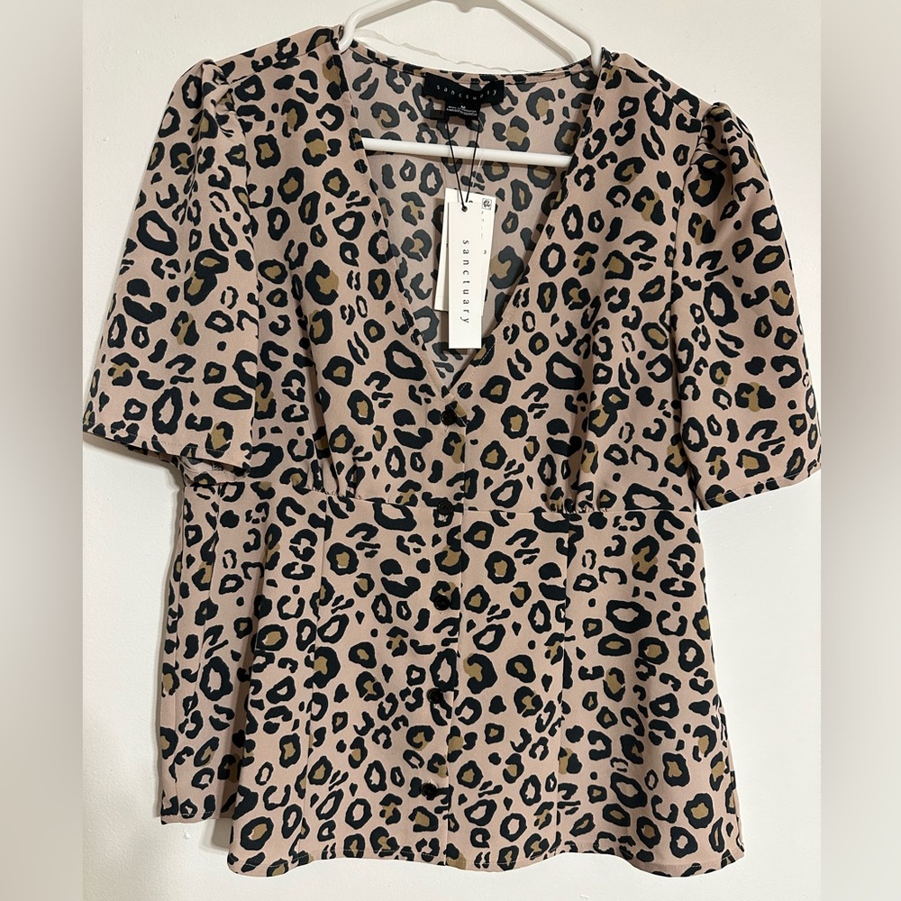 NWT Sanctuary leopard print top
